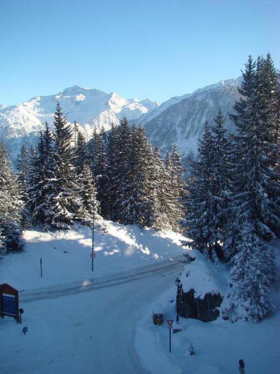 Hotel Les Ducs De Savoie Courchevel Exterior photo